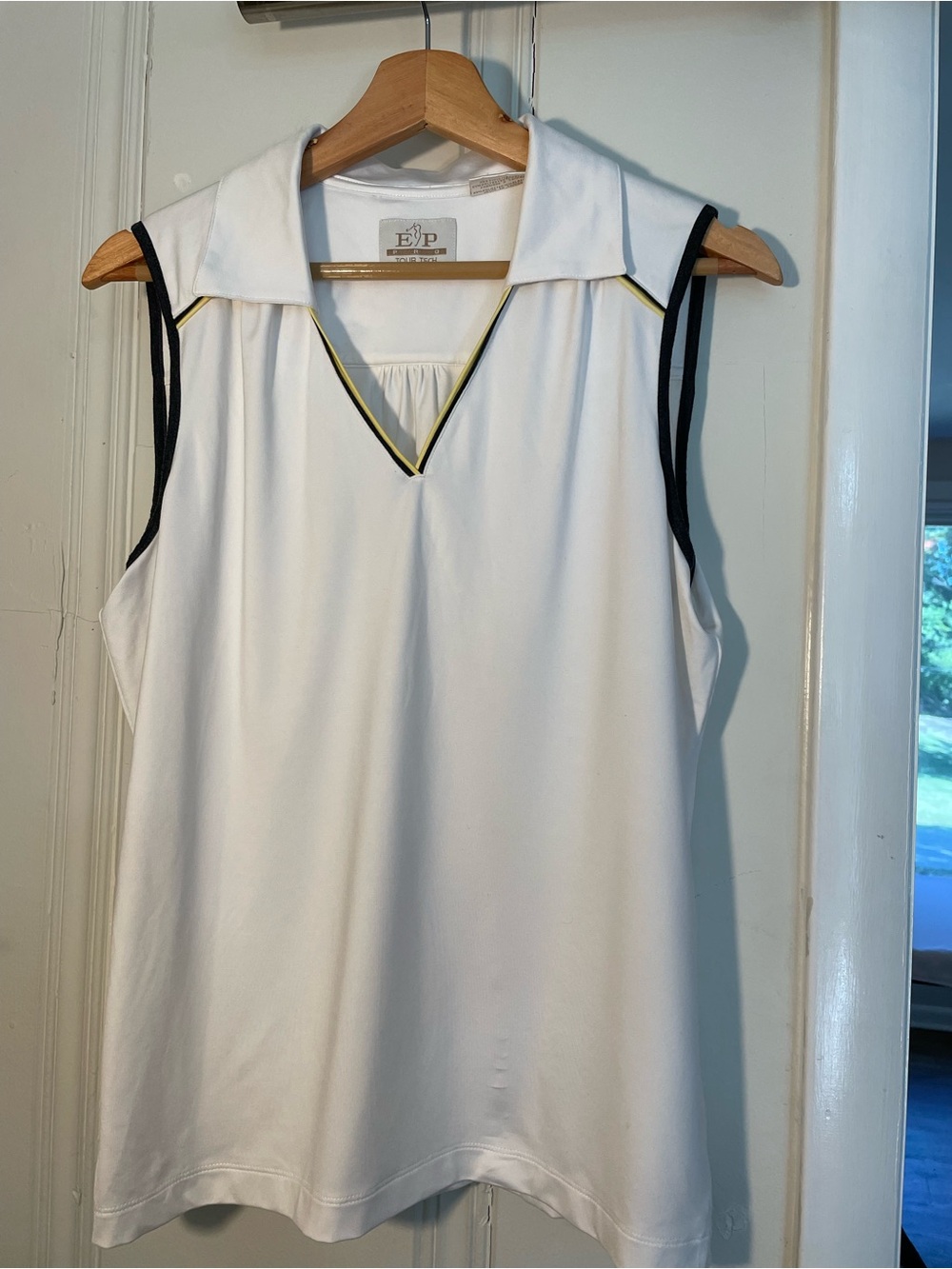 ⛳️ EP Pro Tour Tech Women’s Sleeveless Golf Polo White Black Yellow Trim
